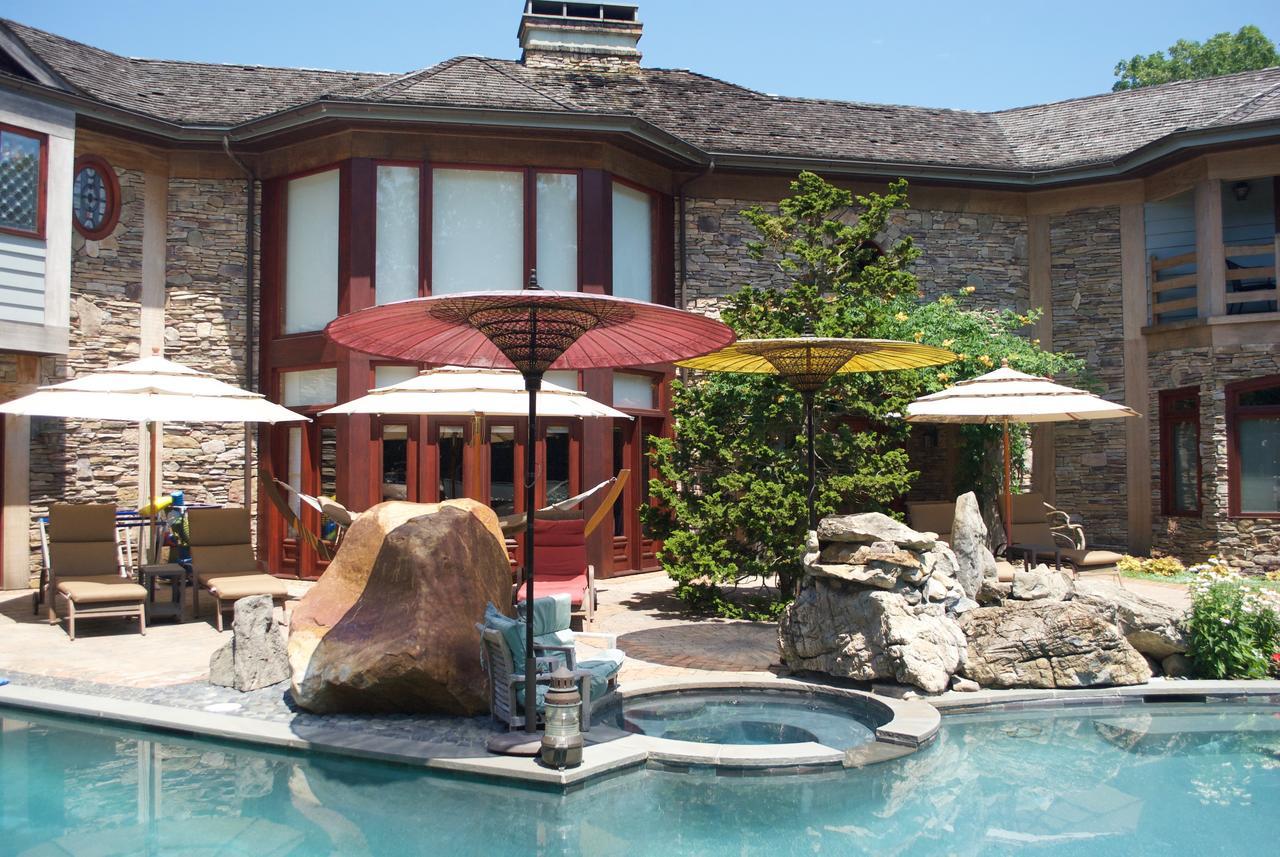 East Hampton Art House Bed And Breakfast Eksteriør bilde