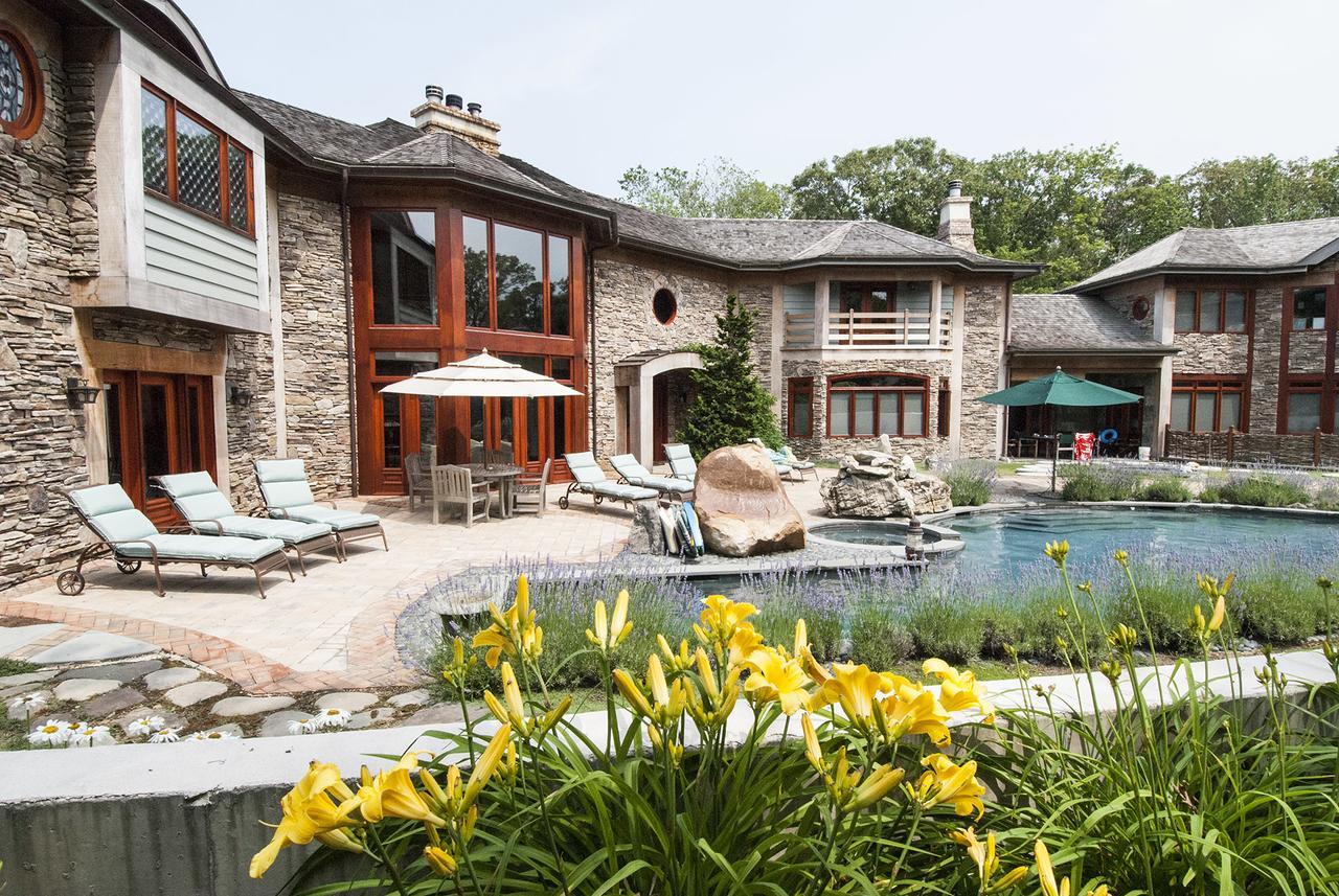 East Hampton Art House Bed And Breakfast Eksteriør bilde